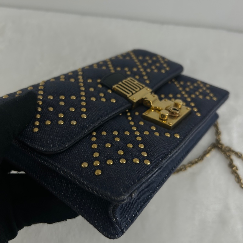 DIOR DIORADDICT 鉚釘款單寧布鏈帶斜背包-14