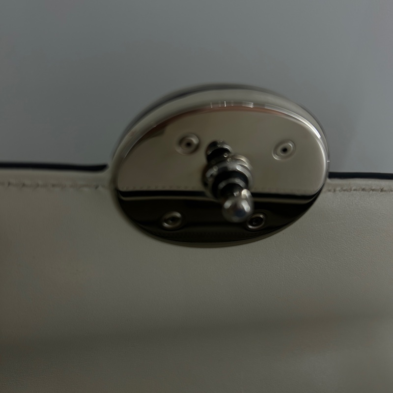 GUCCI Petite GG 迷你肩背包-6