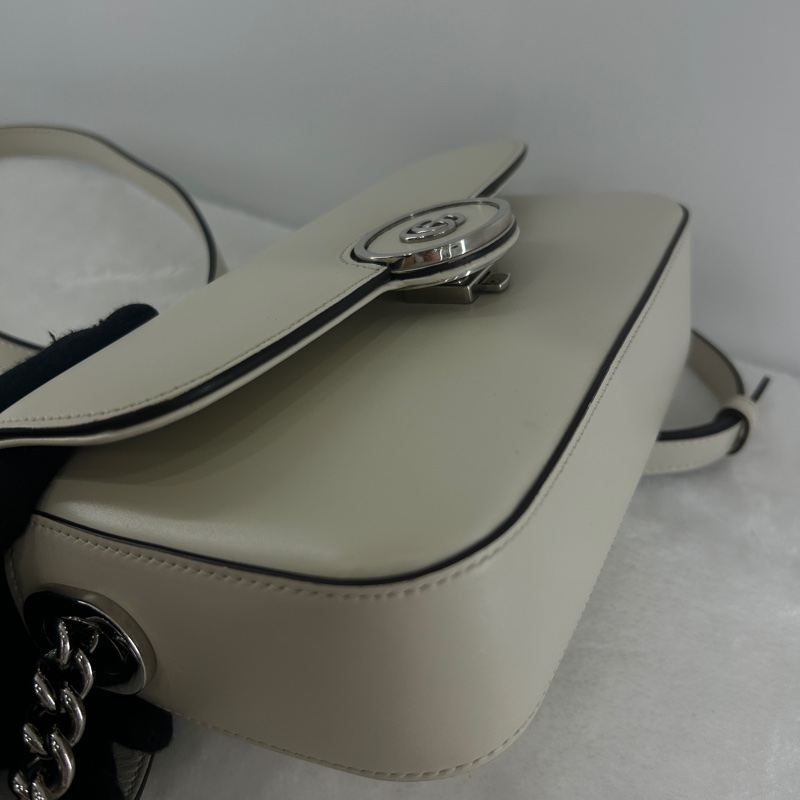 GUCCI Petite GG 迷你肩背包-9