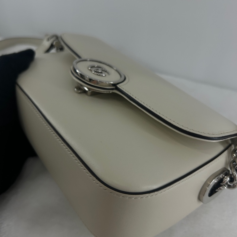 GUCCI Petite GG 迷你肩背包-10