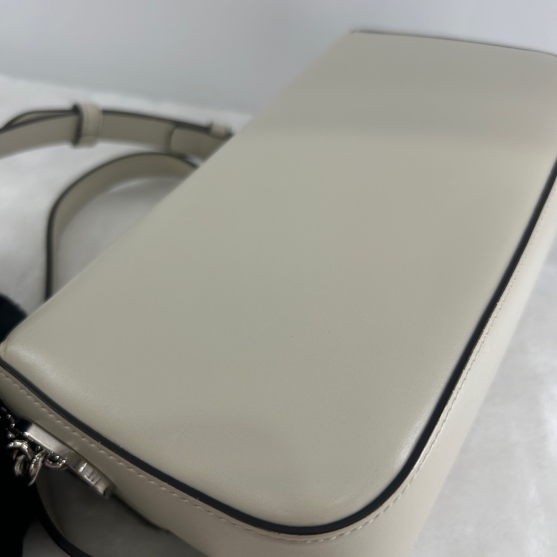 GUCCI Petite GG 迷你肩背包-11