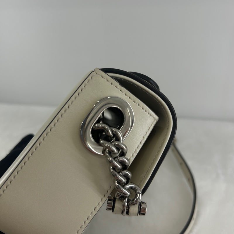 GUCCI Petite GG 迷你肩背包-13