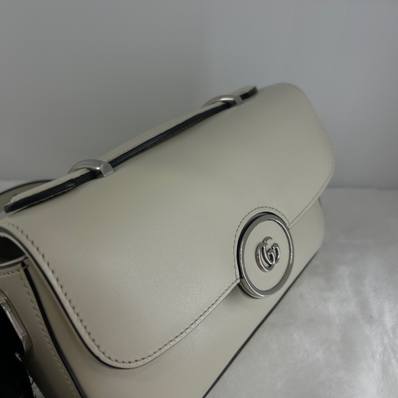 GUCCI Petite GG 迷你肩背包-19