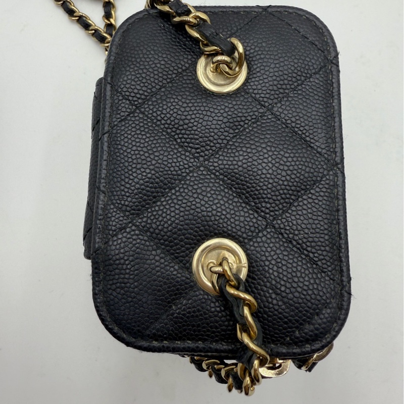 CHANEL/香奈兒、25S迷你小盒子包、帶鏡子黑金荔枝紋牛皮化妝盒、鏈條斜挎單肩包、尺寸:11*8-1