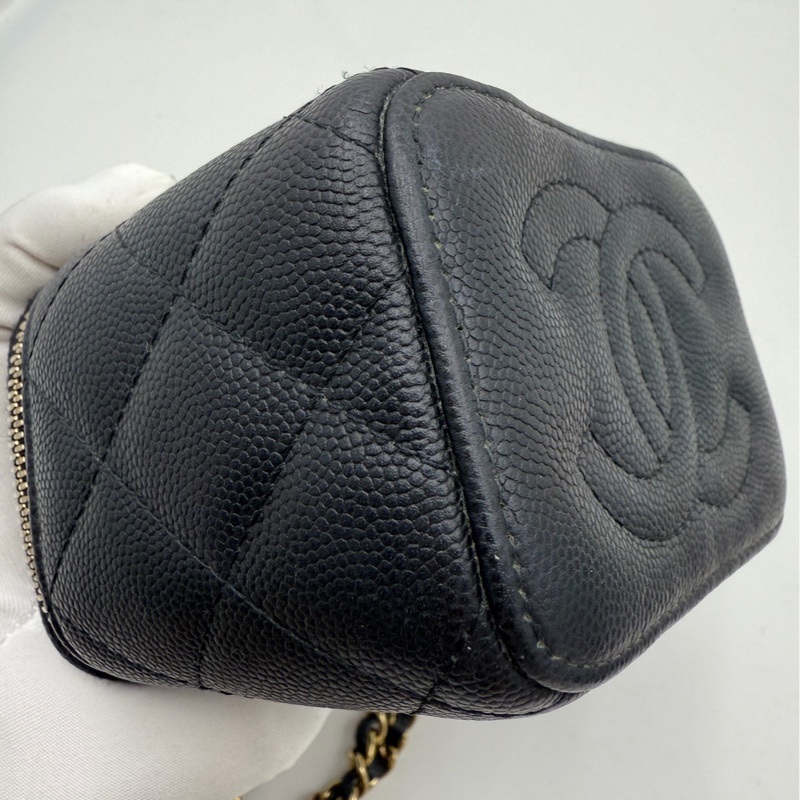 CHANEL/香奈兒、25S迷你小盒子包、帶鏡子黑金荔枝紋牛皮化妝盒、鏈條斜挎單肩包、尺寸:11*8-7