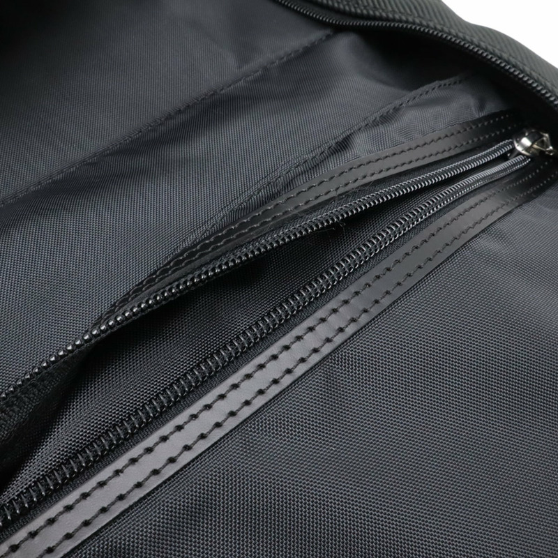 路易威登 Taiga 便攜式 Gibeciere 服裝袋蓋單肩包 Ardoise M30692-7