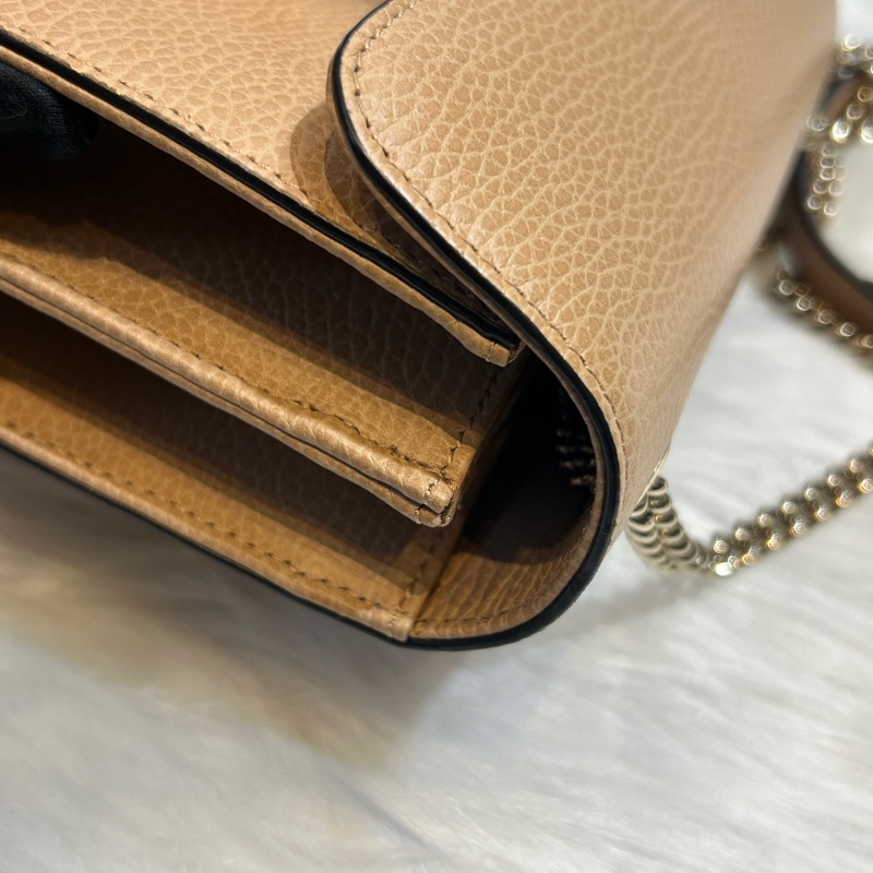 GUCCI Interlocking GG LOGO全皮革斜背包-5