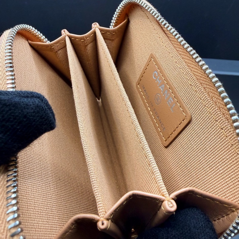 【閒置正品】CHANEL香奈兒✨淡焦糖米色荔枝牛皮x銀LOGO✨ㄇ字經典菱格 拉鍊零錢包 卡包（晶片款）-17