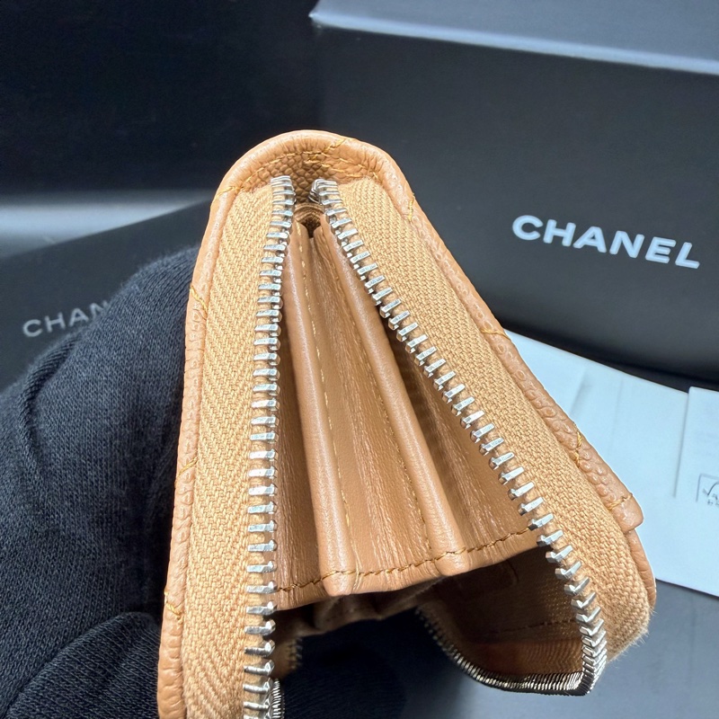 【閒置正品】CHANEL香奈兒✨淡焦糖米色荔枝牛皮x銀LOGO✨ㄇ字經典菱格 拉鍊零錢包 卡包（晶片款）-21
