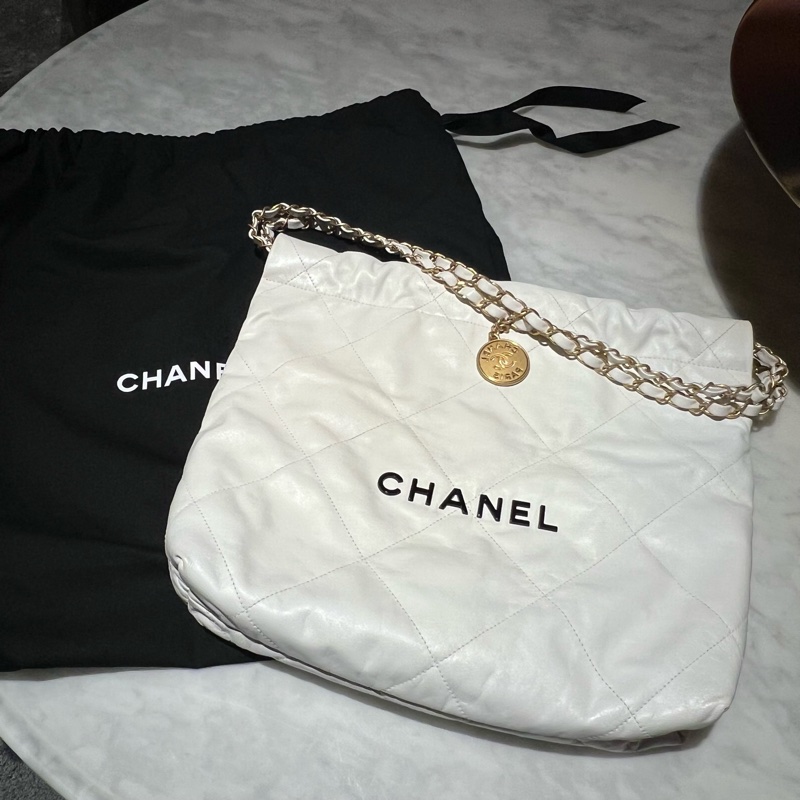 📢二手 完勝CF的香奈兒新當家花旦❤️Chanel 22 Bag 仙女白金幣黑字小號肩背包 芯片款 正品-0