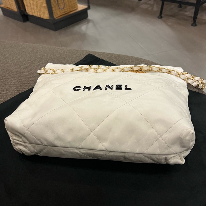 📢二手 完勝CF的香奈兒新當家花旦❤️Chanel 22 Bag 仙女白金幣黑字小號肩背包 芯片款 正品-7