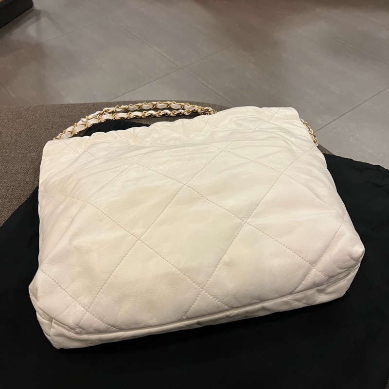 📢二手 完勝CF的香奈兒新當家花旦❤️Chanel 22 Bag 仙女白金幣黑字小號肩背包 芯片款 正品-9