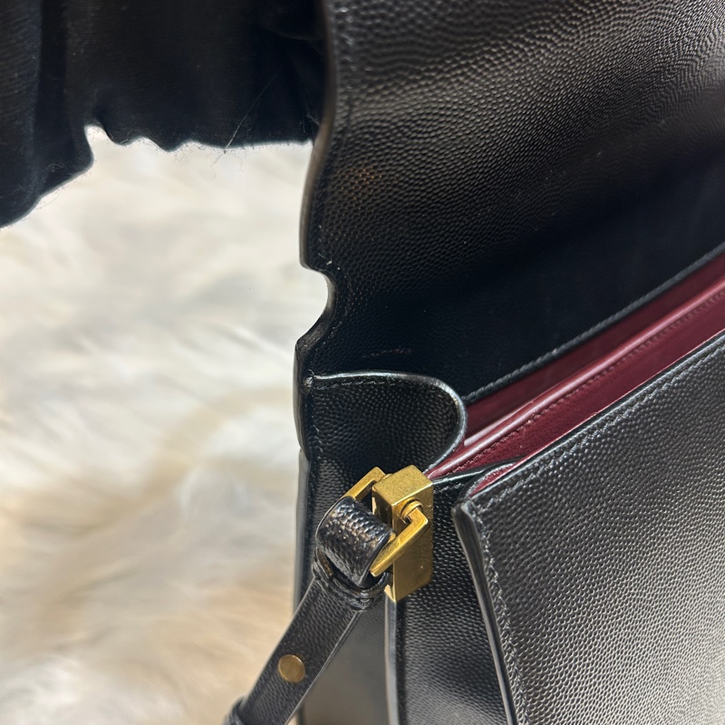 Saint Laurent YSL Cassandra 黑金荔枝紋小牛皮手提斜背包-11