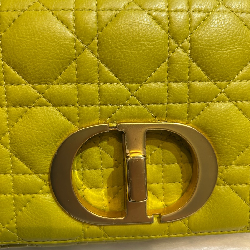 DIOR CARO 經典復古CD扣藤格紋絎縫小牛皮中型肩背包-6