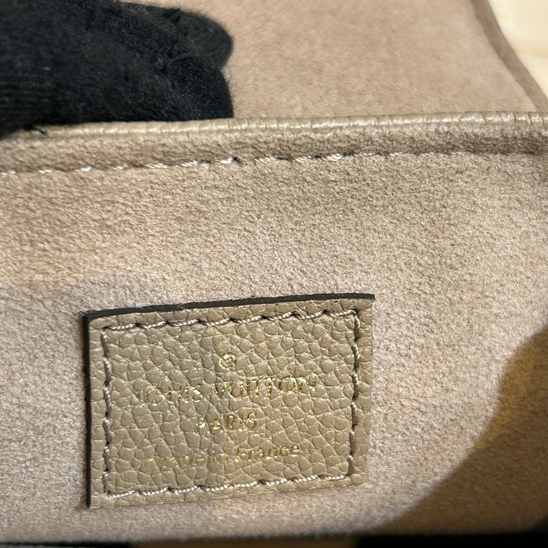 LV M80738 Tiny 雙色斑鳩灰色Monogram Empreinte 多功能後背包-5