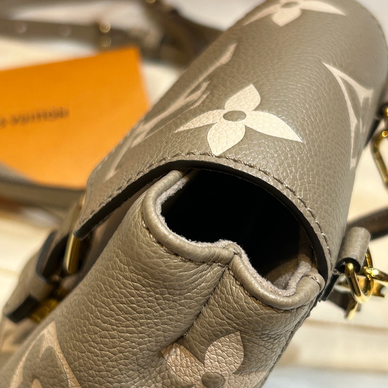 LV M80738 Tiny 雙色斑鳩灰色Monogram Empreinte 多功能後背包-10