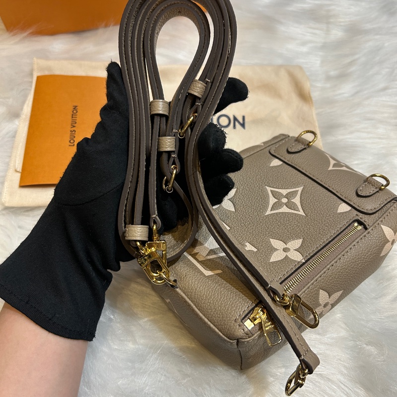 LV M80738 Tiny 雙色斑鳩灰色Monogram Empreinte 多功能後背包-18