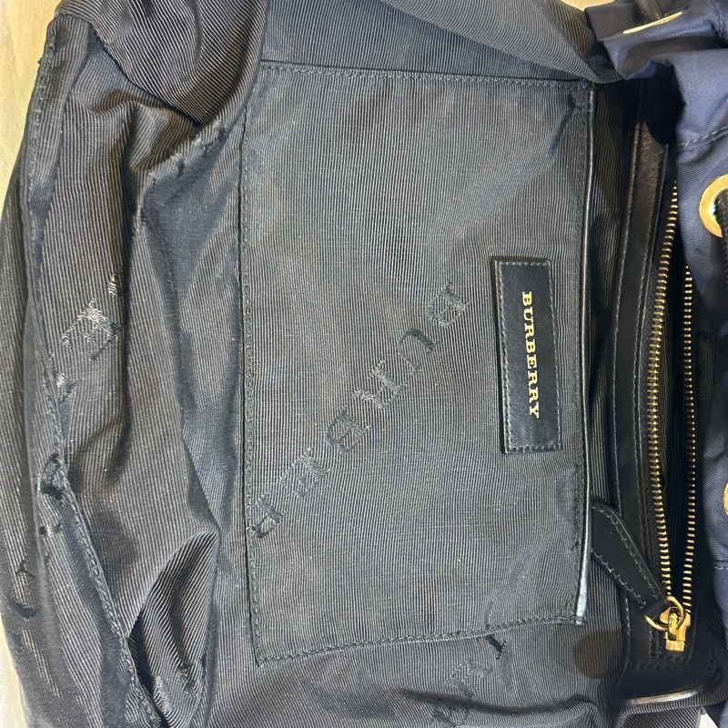 BURBERRY 經典The Rucksack 大款軍旅後背包-3