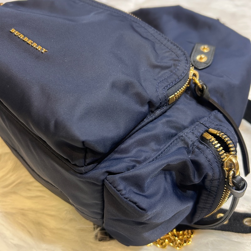 BURBERRY 經典The Rucksack 大款軍旅後背包-7