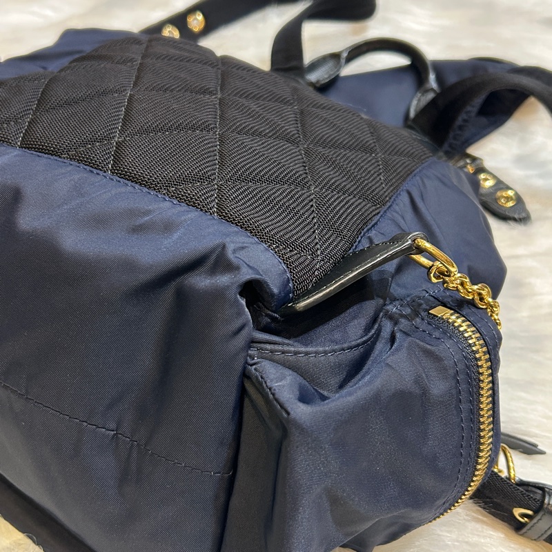 BURBERRY 經典The Rucksack 大款軍旅後背包-8