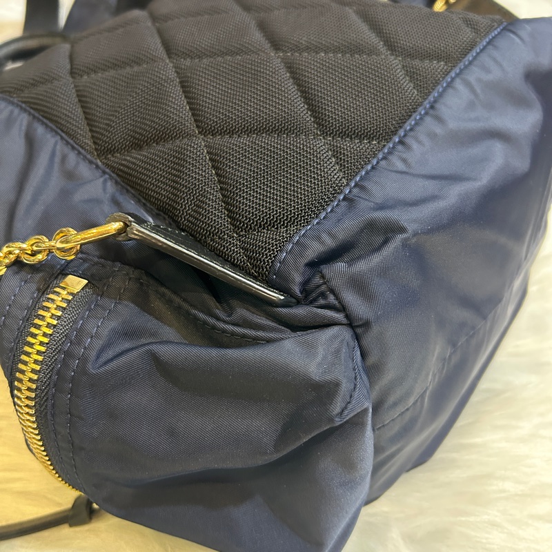 BURBERRY 經典The Rucksack 大款軍旅後背包-9