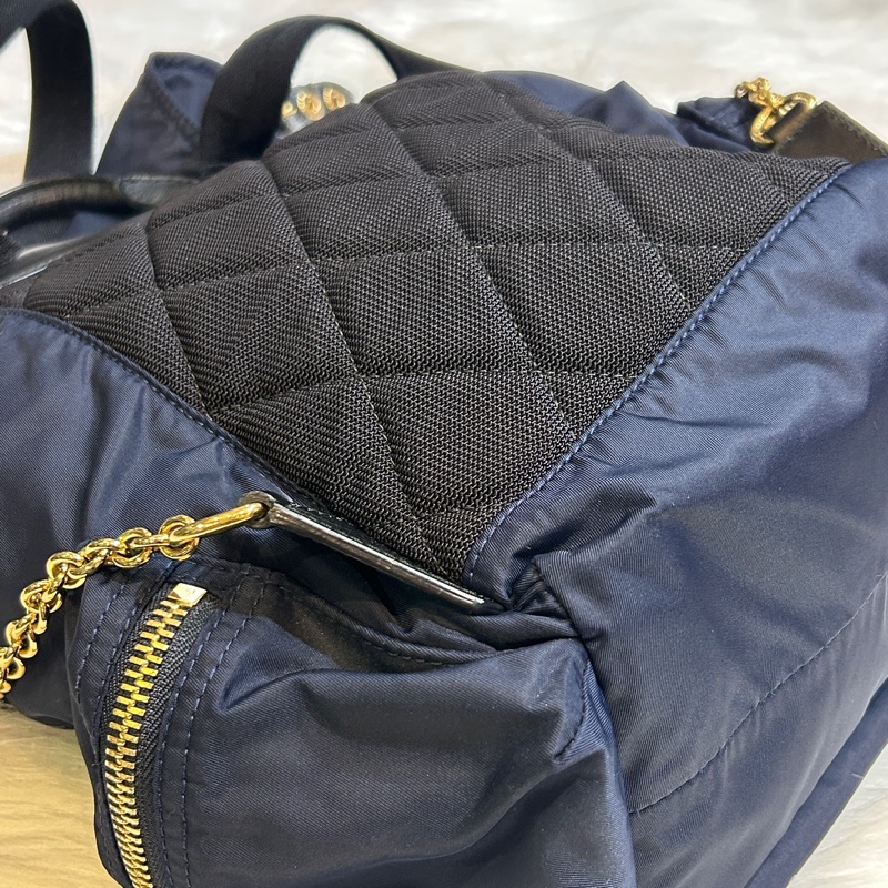 BURBERRY 經典The Rucksack 大款軍旅後背包-10