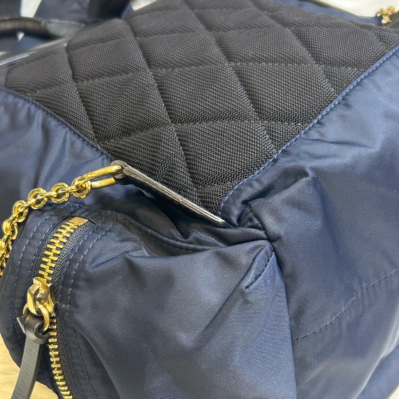 BURBERRY 經典The Rucksack 大款軍旅後背包-11