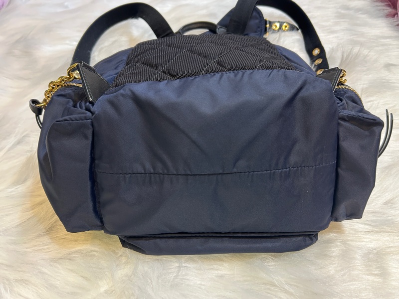 BURBERRY 經典The Rucksack 大款軍旅後背包-12