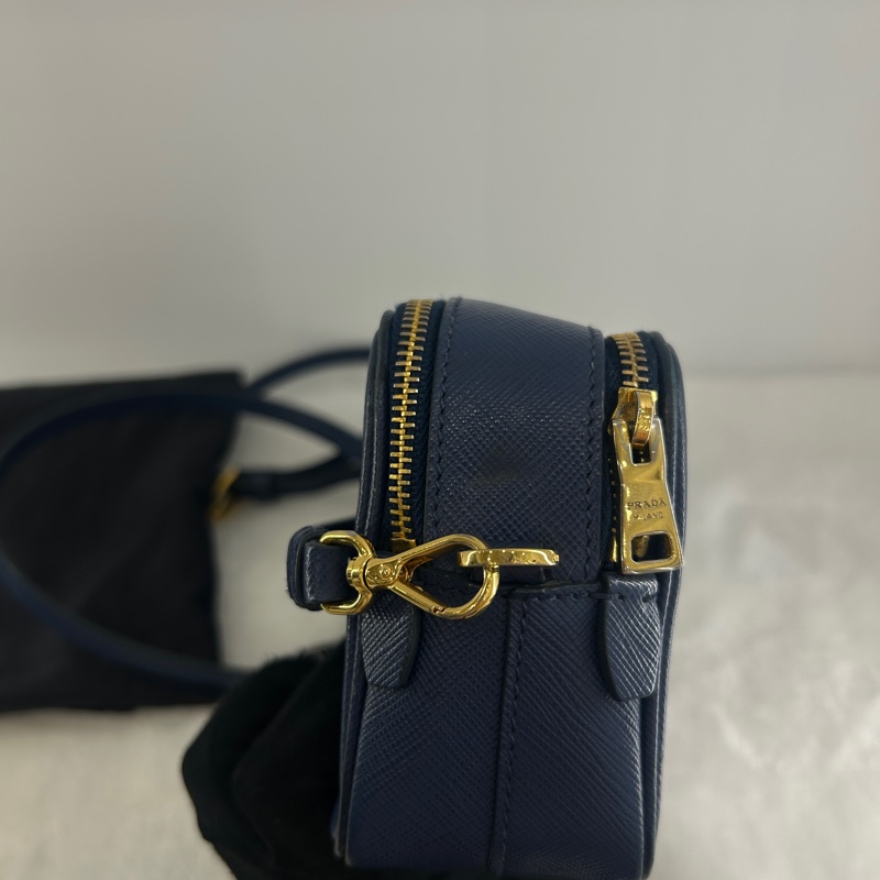 PRADA 防刮牛皮相機包-6