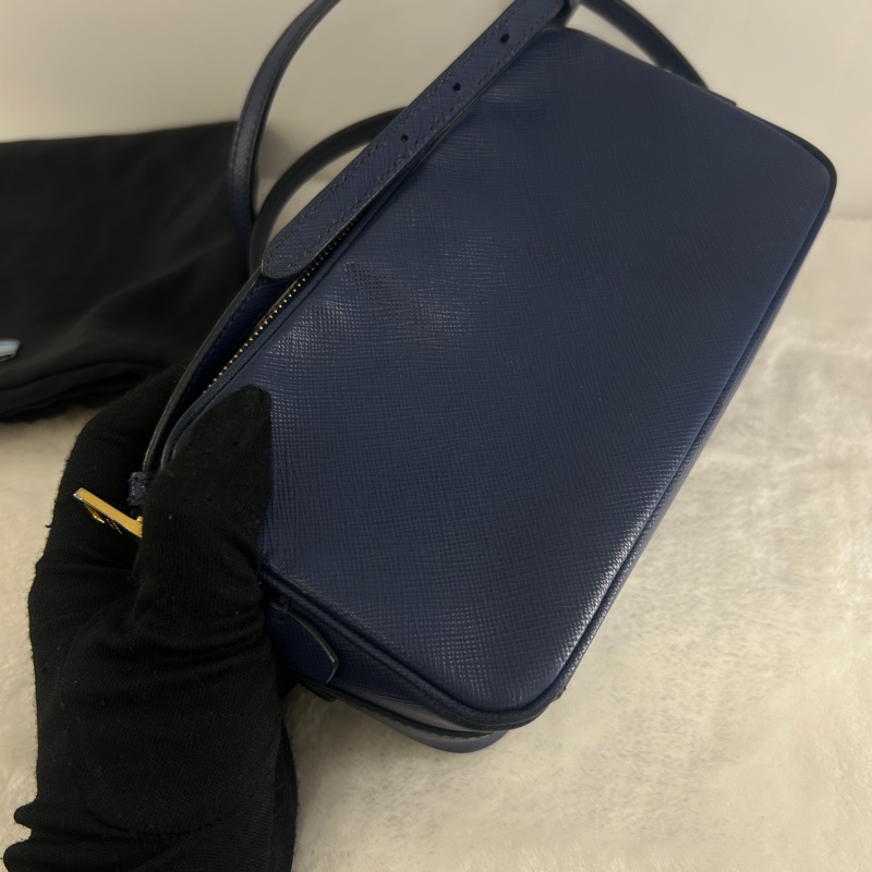 PRADA 防刮牛皮相機包-9