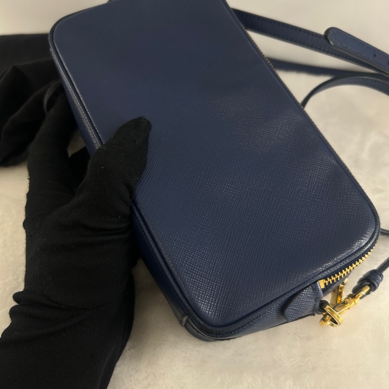 PRADA 防刮牛皮相機包-10