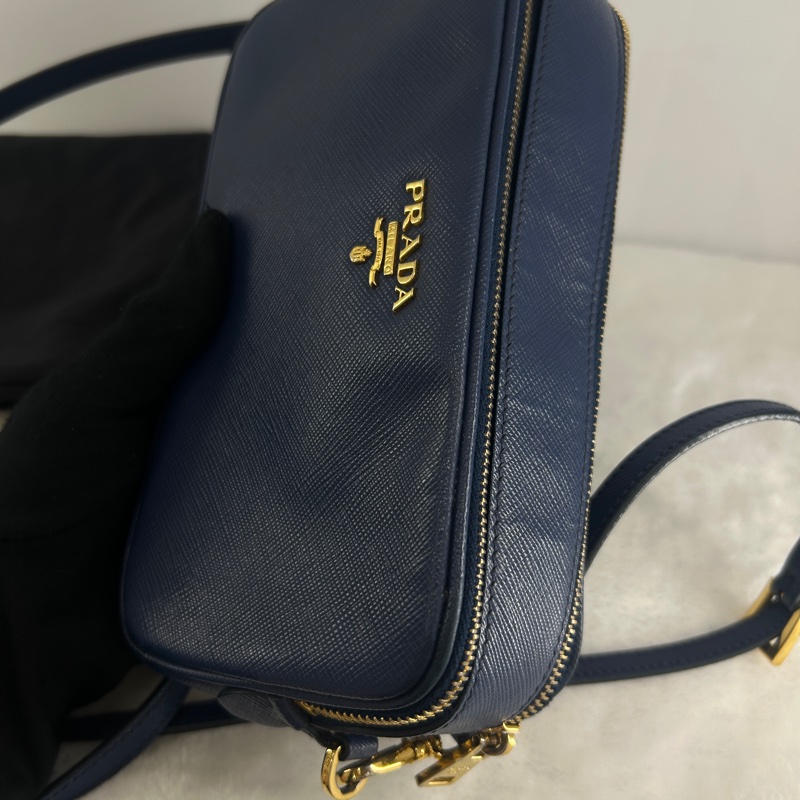 PRADA 防刮牛皮相機包-11