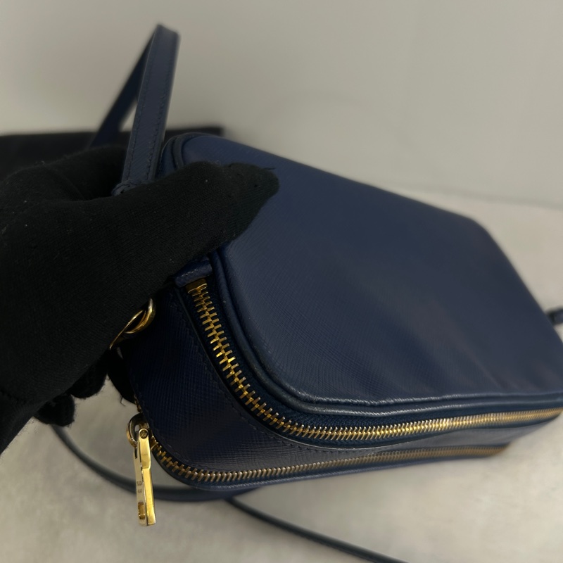 PRADA 防刮牛皮相機包-13