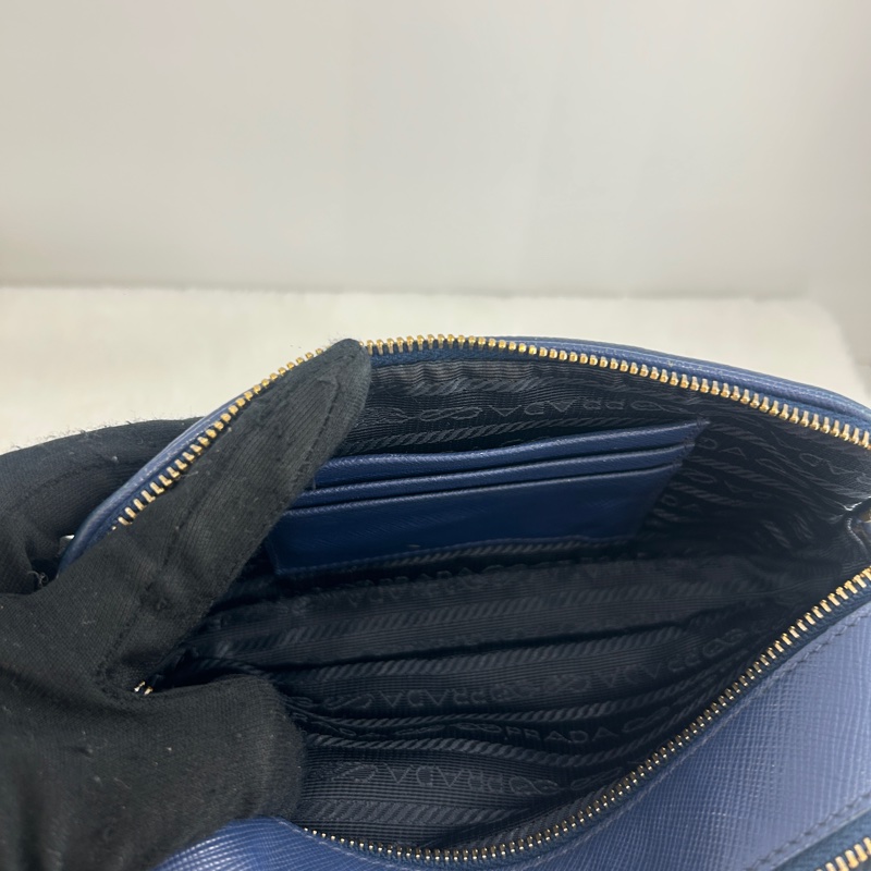 PRADA 防刮牛皮相機包-17