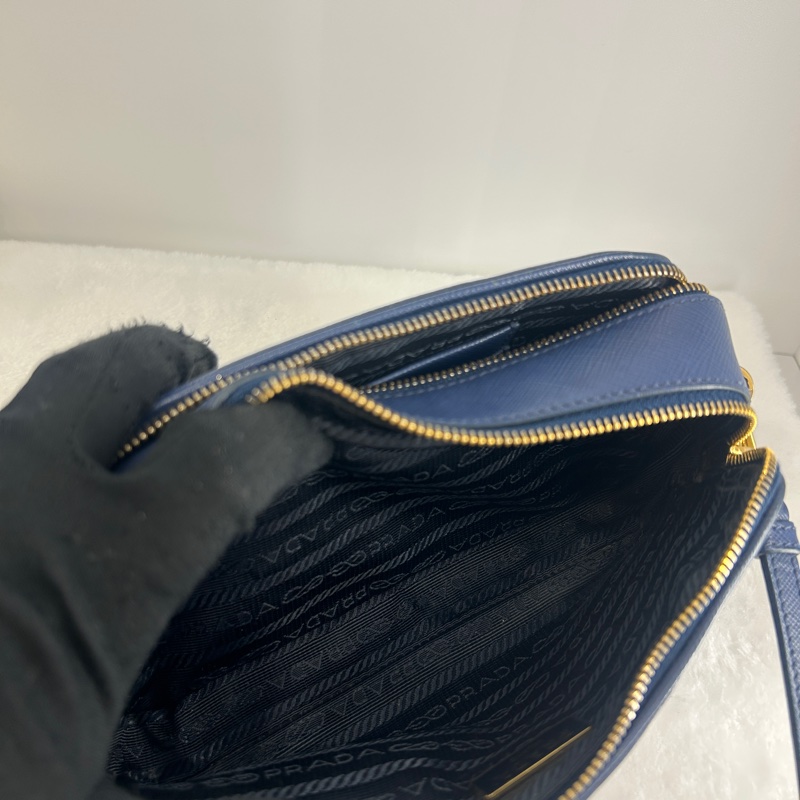 PRADA 防刮牛皮相機包-18