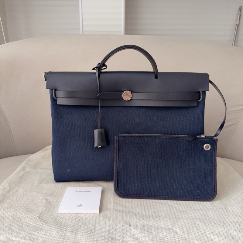 Hermes/愛馬仕herbag messenger39新款橫版海軍藍帆布銀扣b刻 手提斜挎包 配件塵袋-0