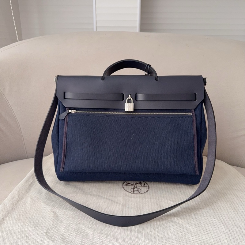 Hermes/愛馬仕herbag messenger39新款橫版海軍藍帆布銀扣b刻 手提斜挎包 配件塵袋-1