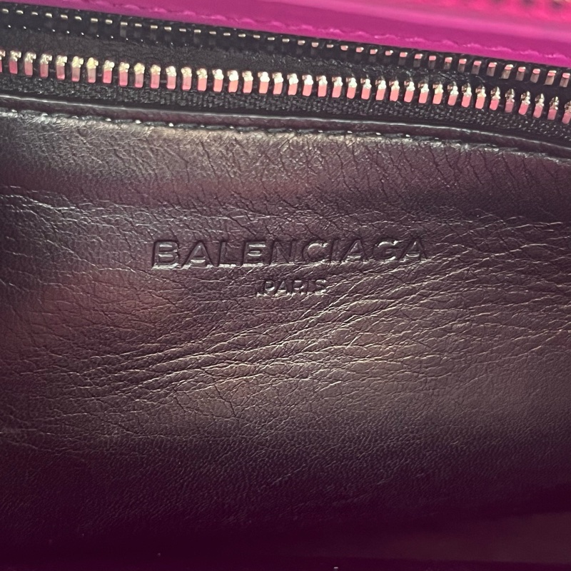 98新Balenciaga巴黎世家玫紅色金屬環包 尺寸28*8*23-6