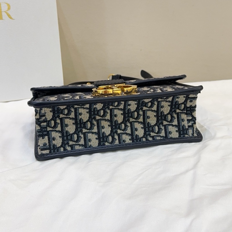 幾乎全新Dior迪奧 新款 小號 老花蒙田30鏈條包 尺寸21*12cm  附件塵袋 保卡 23年編碼-4