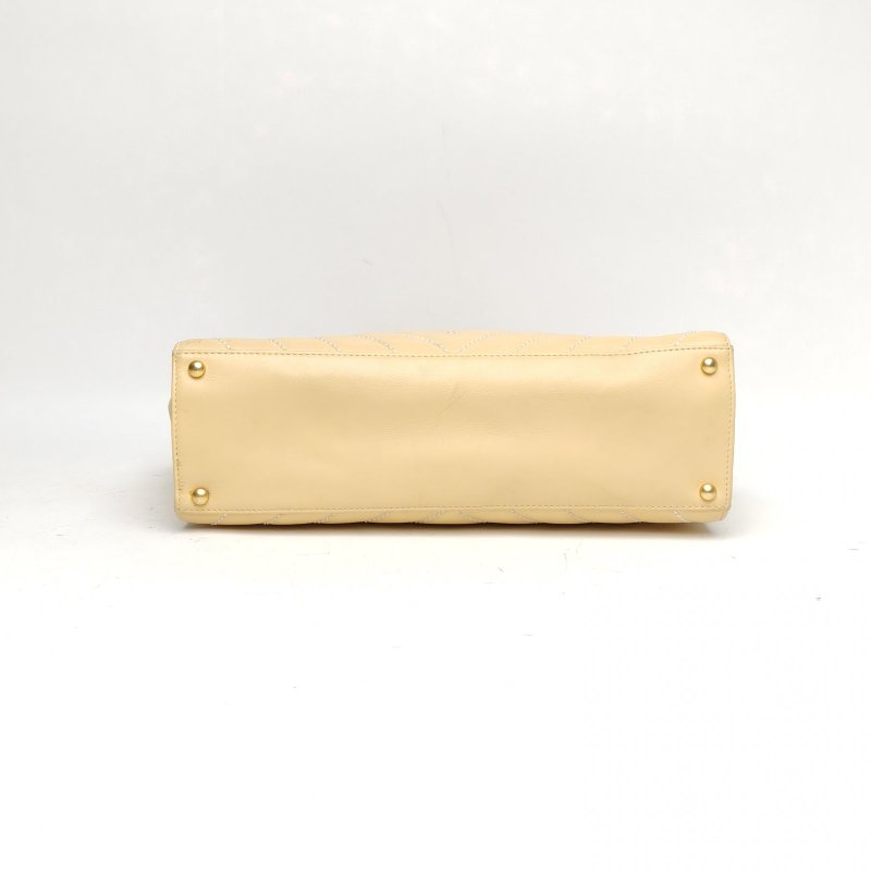 CHANEL 黃色牛皮9開金扣中古V紋托特包肩背包-4