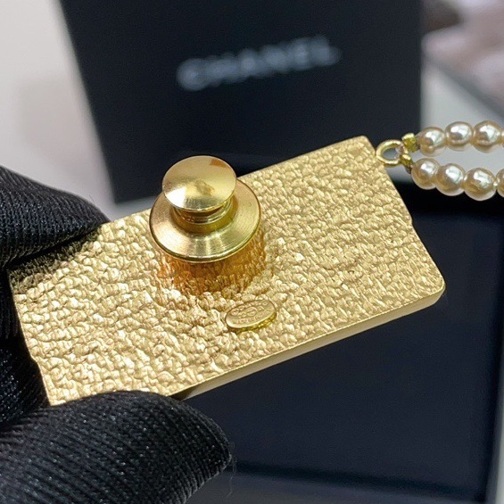 Chanel香奈包包胸針， 超精緻的呀，二級市場找這個好成色太難了-4
