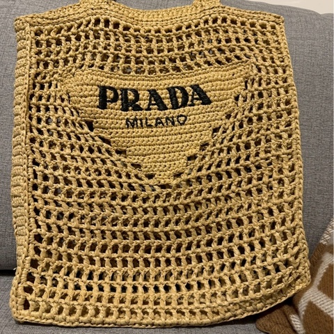 Prada 草編包