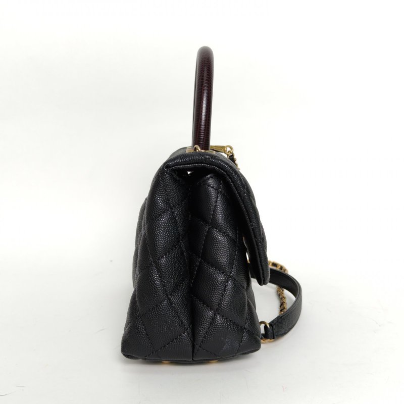 CHANEL CocoHandle小號黑色荔枝牛皮29開金扣肩背包-3