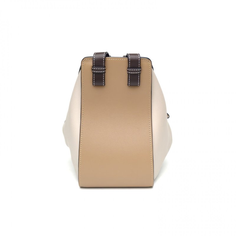 LOEWE Hammock吊床包小號拼色牛皮銀扣肩背包-1