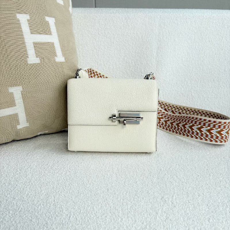 Hermes  verrou17手槍插銷包 奶油白 山羊皮 銀扣17*14*4.5 98新配件塵袋購證-1