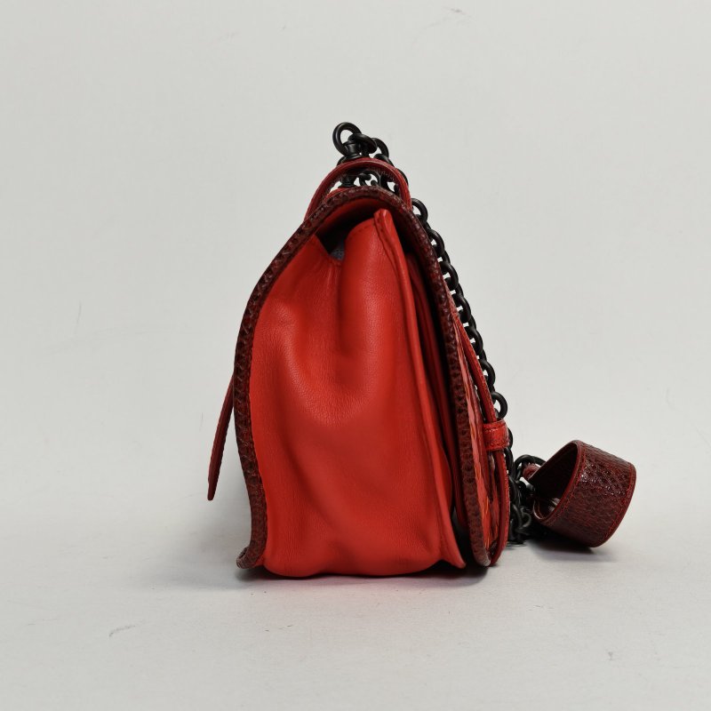 BOTTEGA VENETA 紅色羊皮鎢鋼扣編織拼皮斜跨包肩背包-1