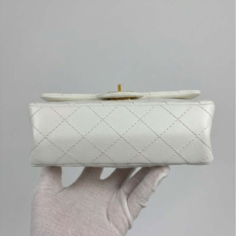 Chanel/香奈兒 白色牛皮2.55mini 晶片款  尺寸：20*13*7-9