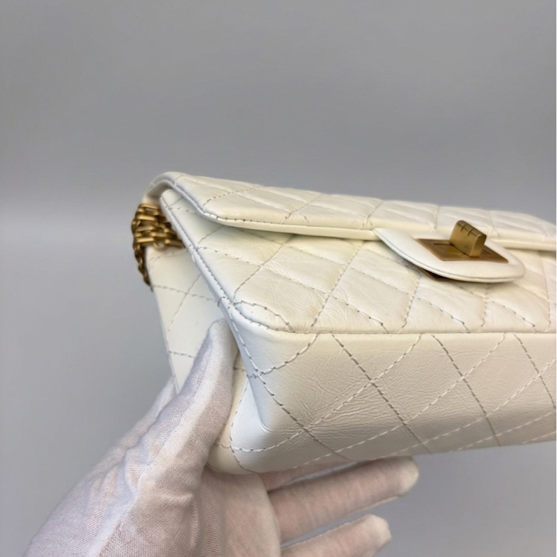 Chanel/香奈兒 白色牛皮2.55mini 晶片款  尺寸：20*13*7-10