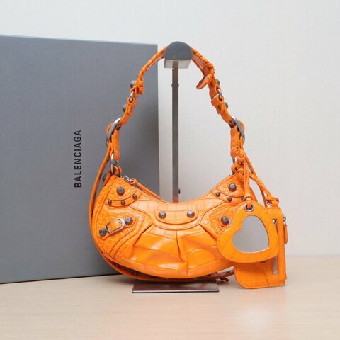 BALENCIAGA LeCagole機車月牙包xs鱷魚壓紋橙色牛皮肩背包