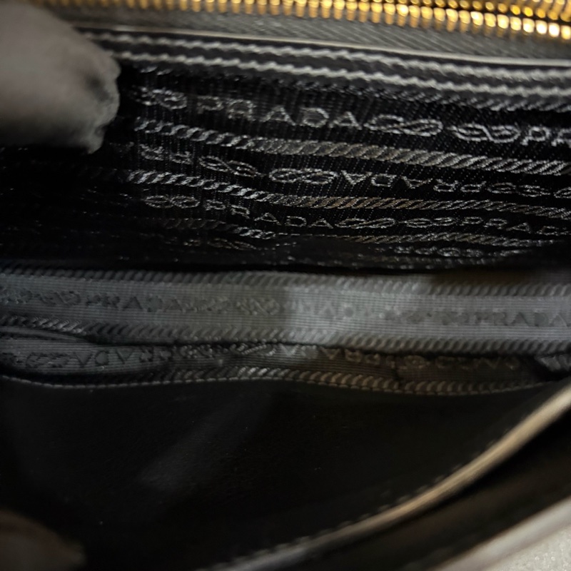 Prada/普拉達 金色鉚釘單肩斜挎包-5